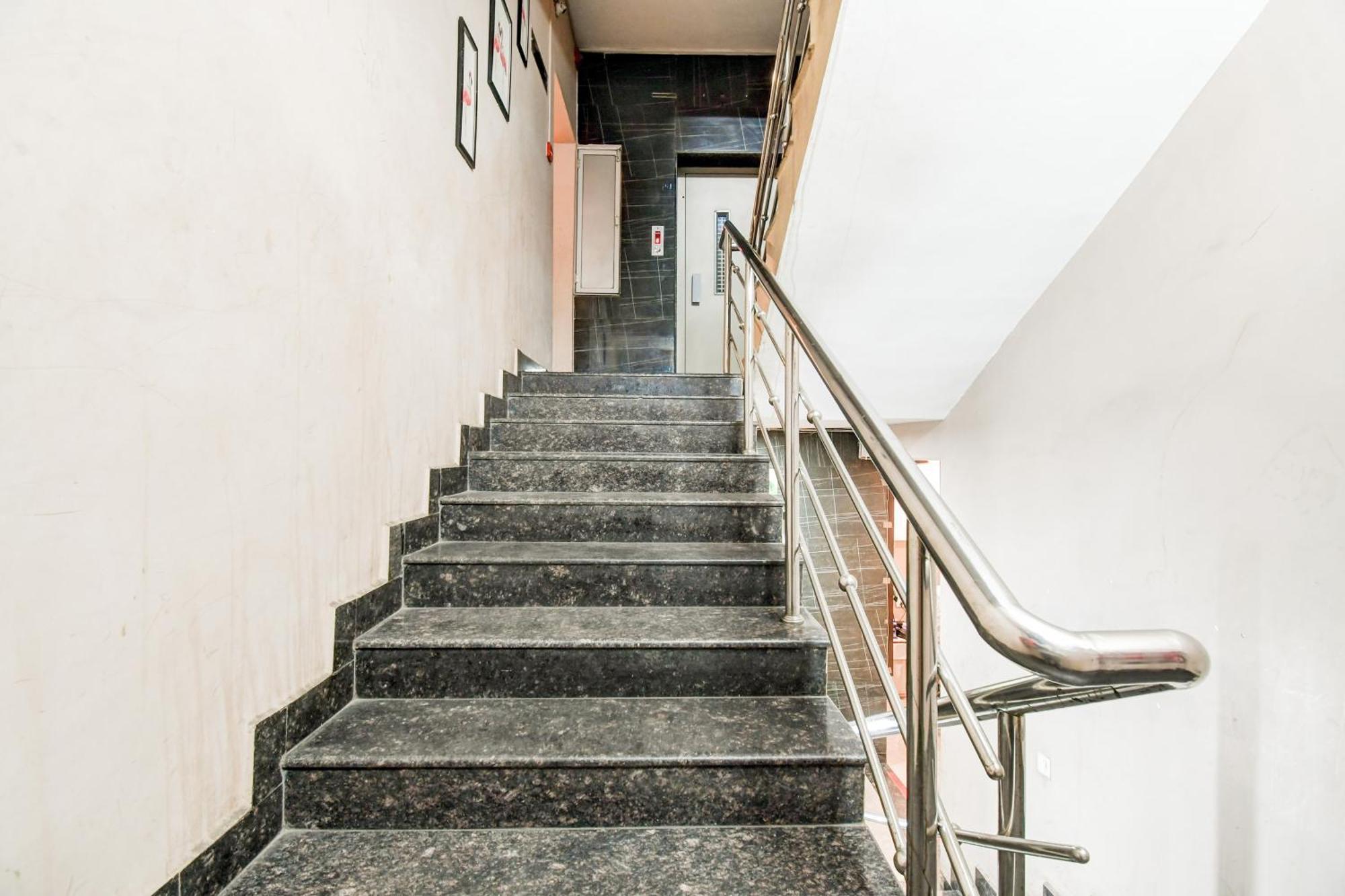 Super Hotel O Raipur City Center Formerly Hotel Edge Екстер'єр фото